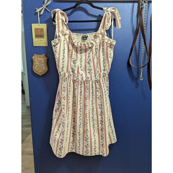 City Chic Dress Violet in Peach - Picture 2 of 8